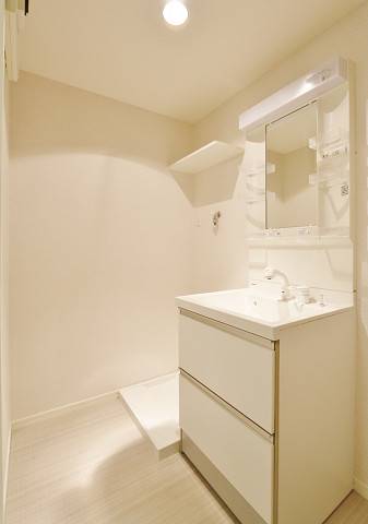 同タイプ別部屋。脱衣所も広めにとっております