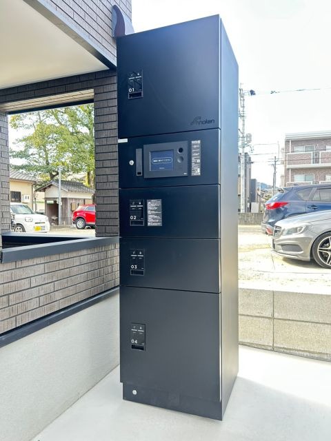 嬉しい宅配ボックスも完備です。