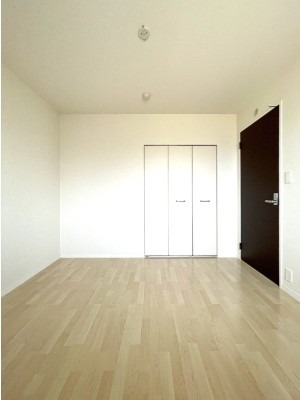 広々としたお部屋ですね。