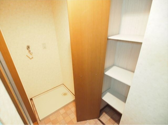 もちろん室内洗濯機置き場付きです。
