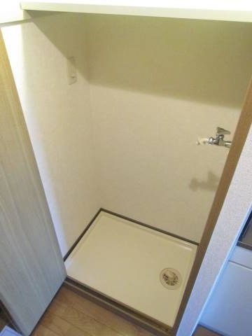 もちろん室内洗濯機置場です。