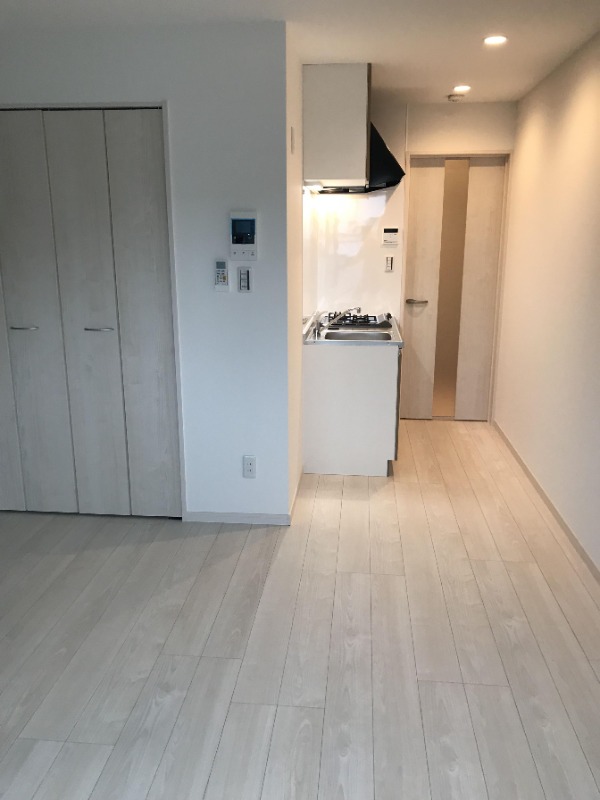 家具の配置に困らないリビングですね