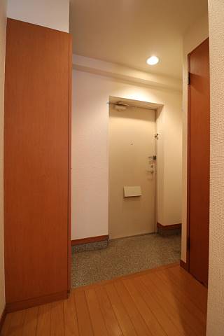 玄関はこのようになっています。