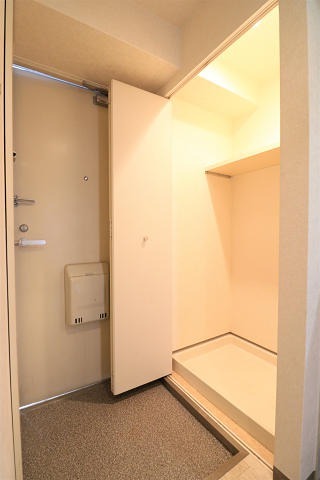 洗濯機は室内に置くことができます。