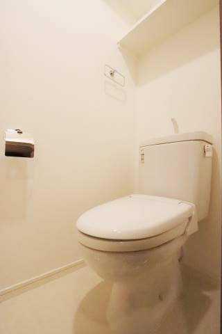 トイレ別です。