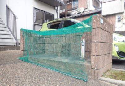 敷地内ゴミ置き場です
