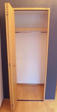 洋服もしっかり収納できます