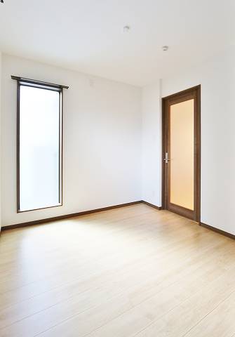 こちら寝室にいかがでしょうか。