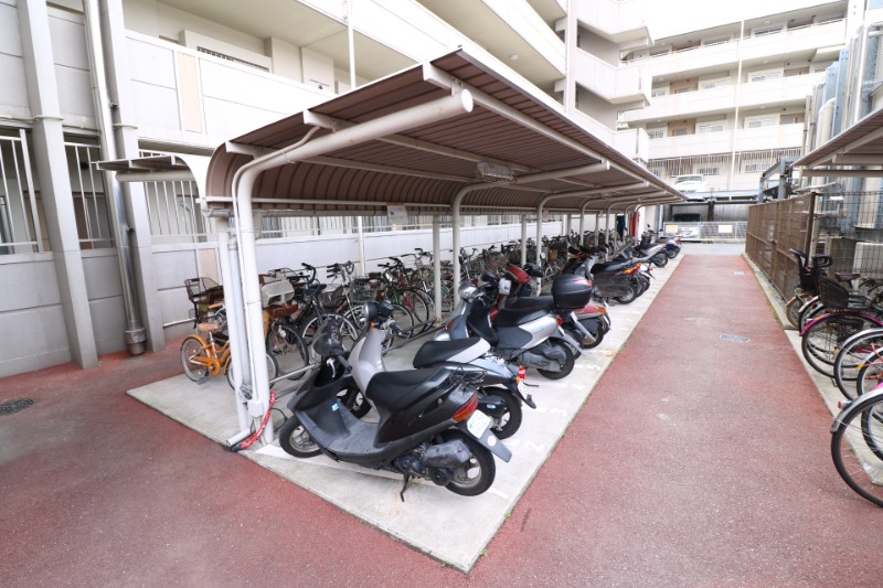 自転車はこちらで
