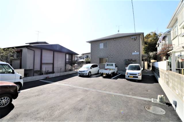 駐車場にも空きがございます。