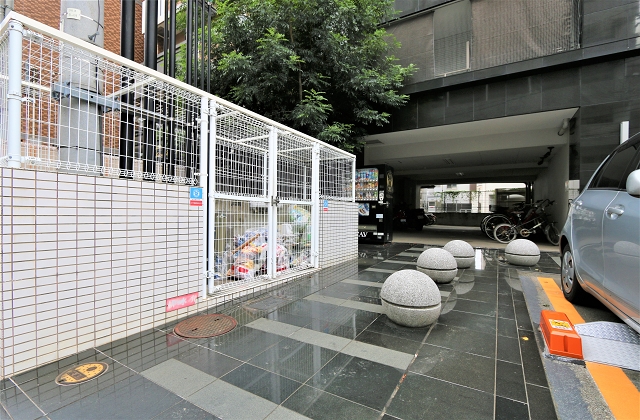 共用のゴミ置き場があります
