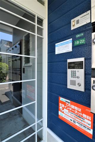 女性の方のオートロック付き