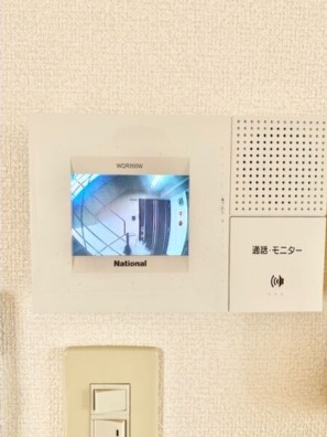 来客の確認ができるモニタ付きです