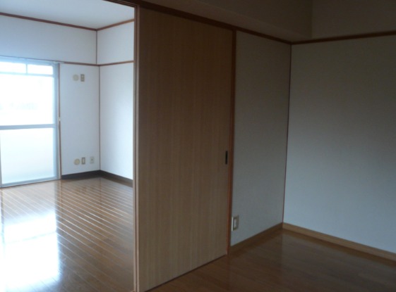 こちら寝室にいかがでしょうか。
