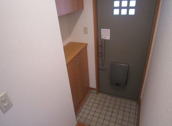 明るい玄関でお出迎え！