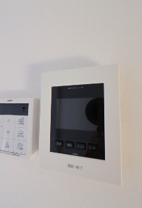 モニタ付きで誰が来たか一目でわかる