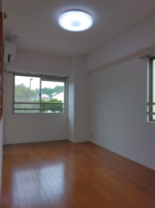 広々明るいお部屋です