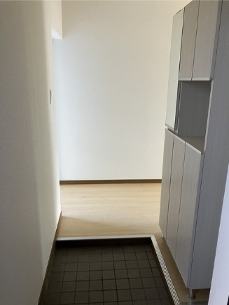 玄関からはこんな感じです。