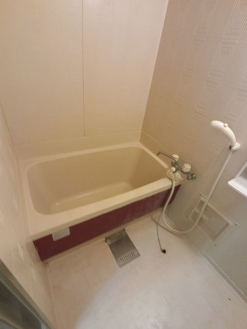 ゆったりとくつろげるバスルームです