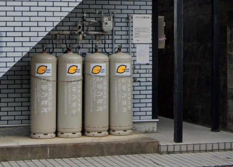 ガスボンベが置いてあります
