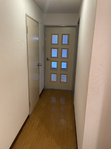 玄関からはこのようになっています。