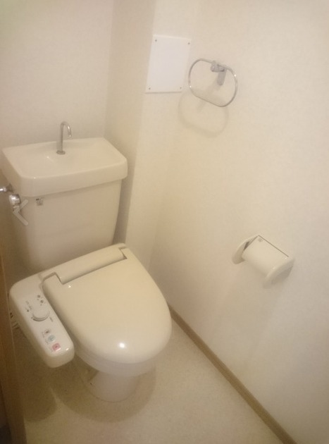 温水洗浄便座付きです