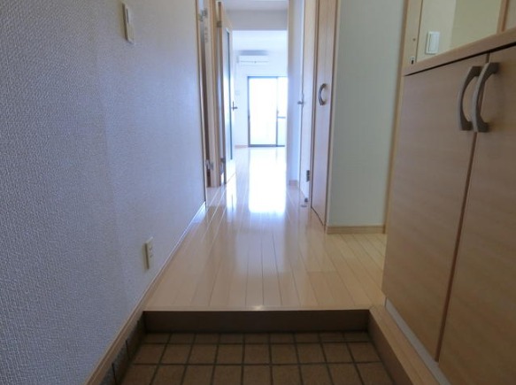 明るい玄関ですね