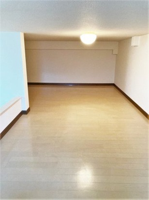 こちらは寝室にいかがでしょうか。