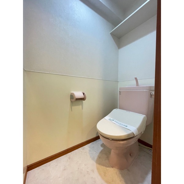 清潔感のあるトイレです