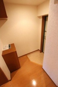 明るい玄関でお出迎え！