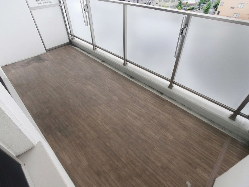 晴れた日はこちらで洗濯物を干せます