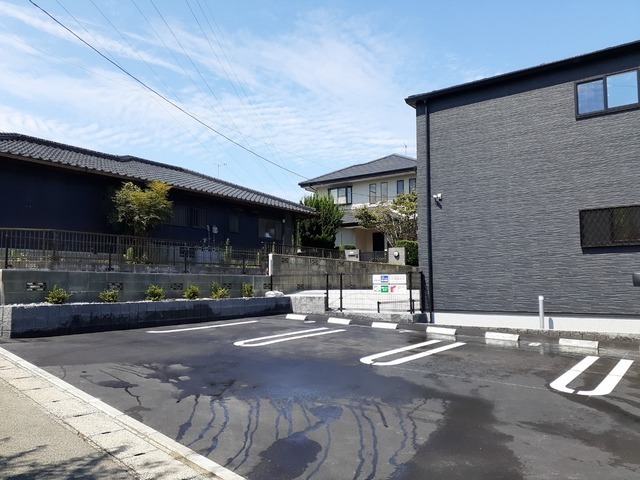 敷地内駐車場も完備。
