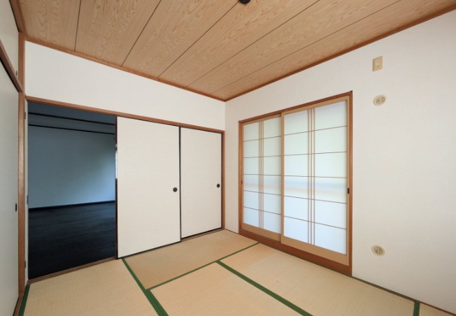 こちら寝室にいかがでしょうか。