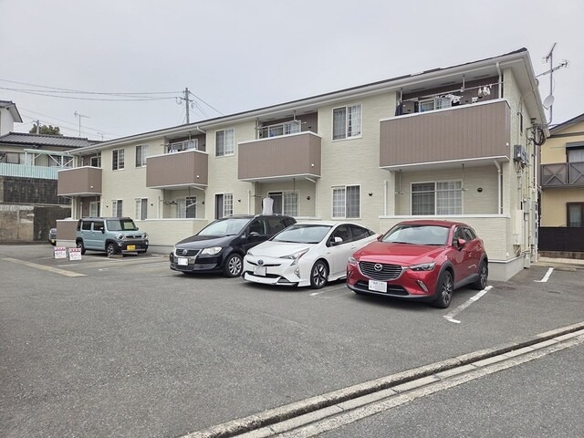 敷地内駐車場も完備。