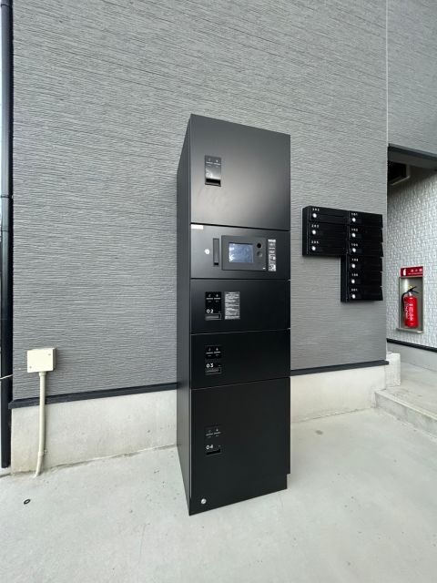 宅配ボックス付きです。