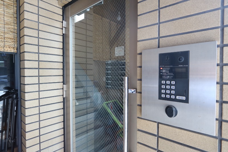 女性の方も安心のオートロック