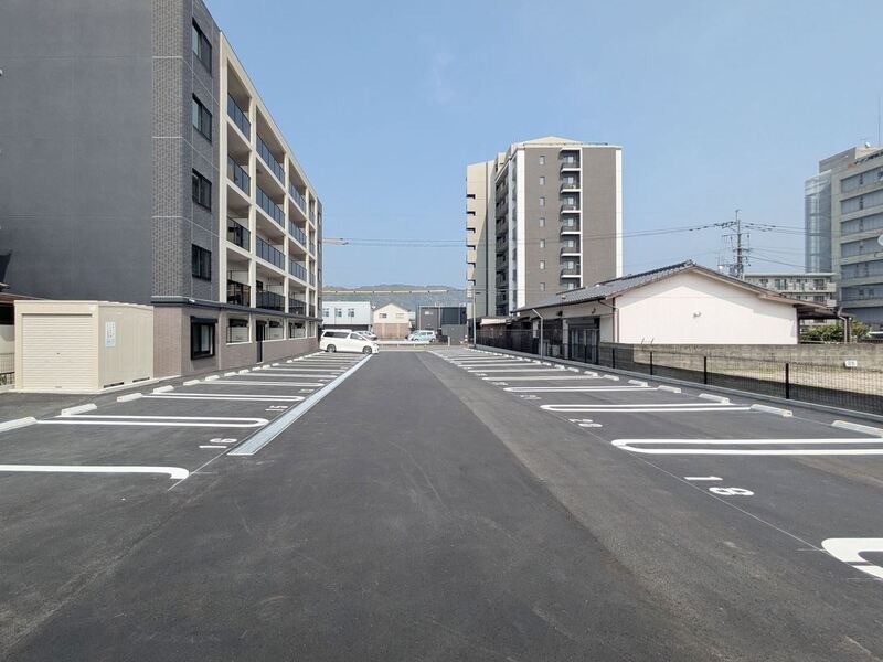 敷地内駐車場も広く確保してあります