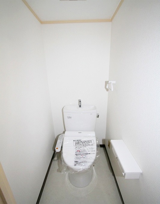 嬉しいウォッシュレット付きのトイレです