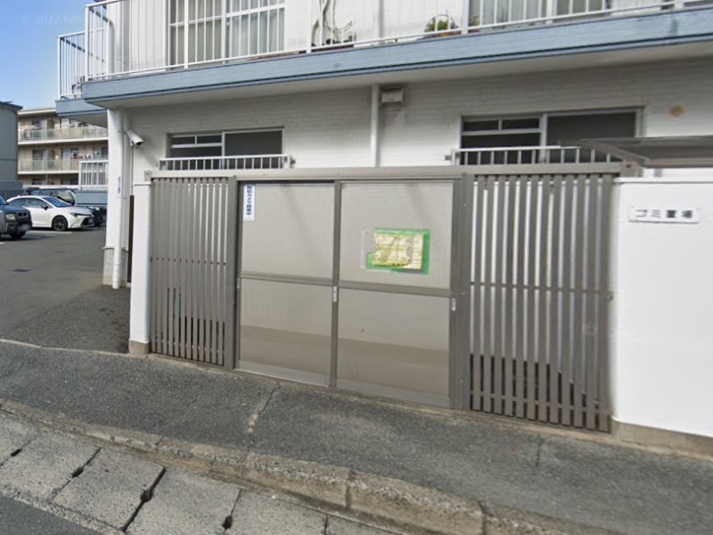 共用のゴミ置き場があります