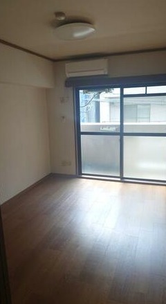 洋室も広いですね。
