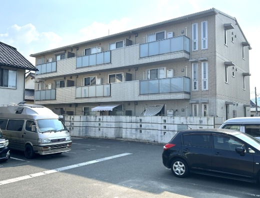 駐車場にも空きがあります。