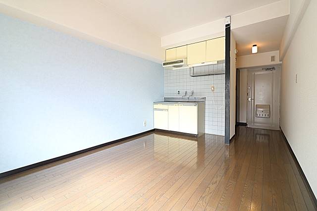 光がしっかり差し込むお部屋です