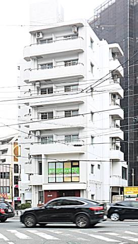 建物外観の別角度です