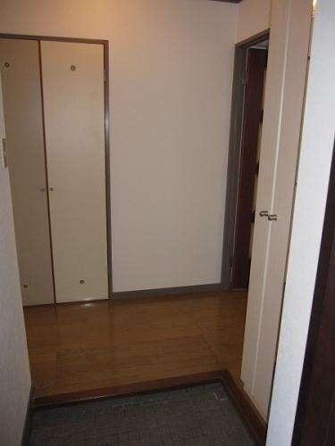 玄関からはこのようになっています。