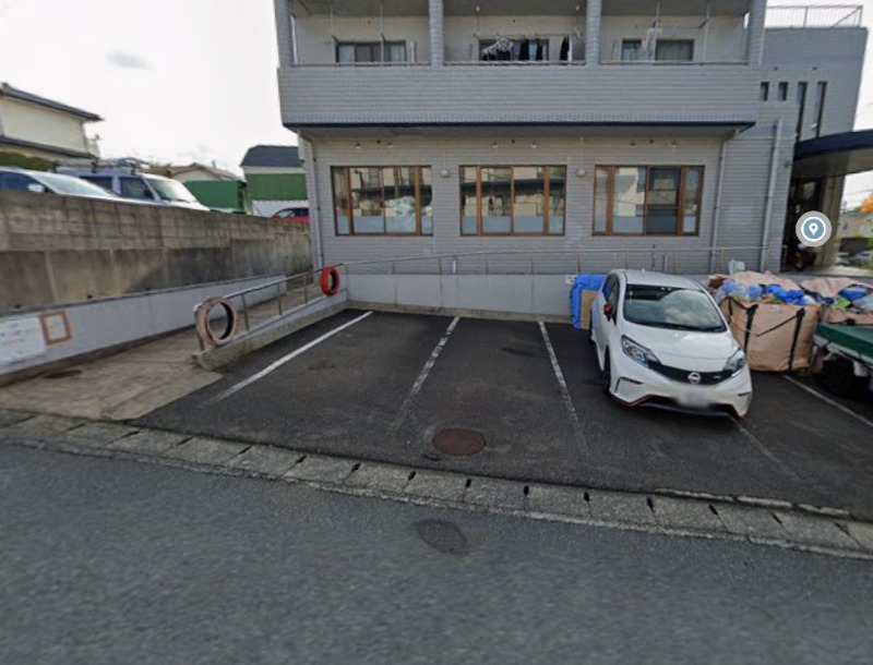 敷地内に駐車場があります
