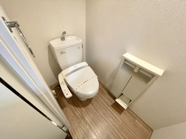 ウォシュレット付きです