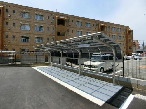 敷地内駐車場付きです。