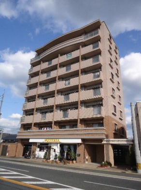 共有のゴミ捨て場もございます。