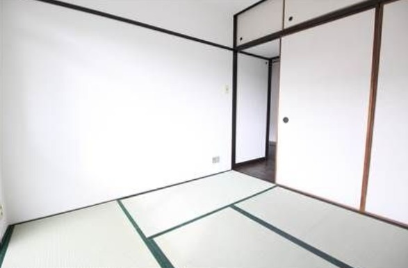 こちら寝室にいかがでしょうか。