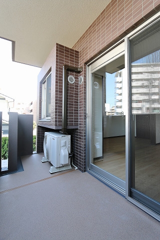 洗濯物も干せるバルコニーです